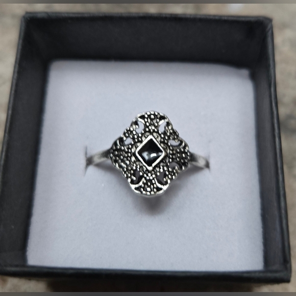 NWOT | Vintage | Onyx Stone Silver Plated Women's Statement Ring | Size: 6.75 - Picture 4 of 9